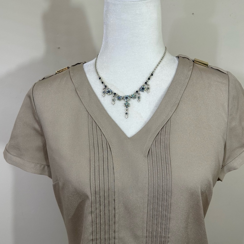 The Limited sz sm top silky feel semi dressy in a tan color - Picture 8 of 12